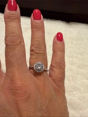 Sterling Silver S925 Light Purple Moissanite 1.0Ct size 7 Engagement Ring